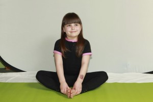 Focus and emotional control from yoga help children with absorbing information